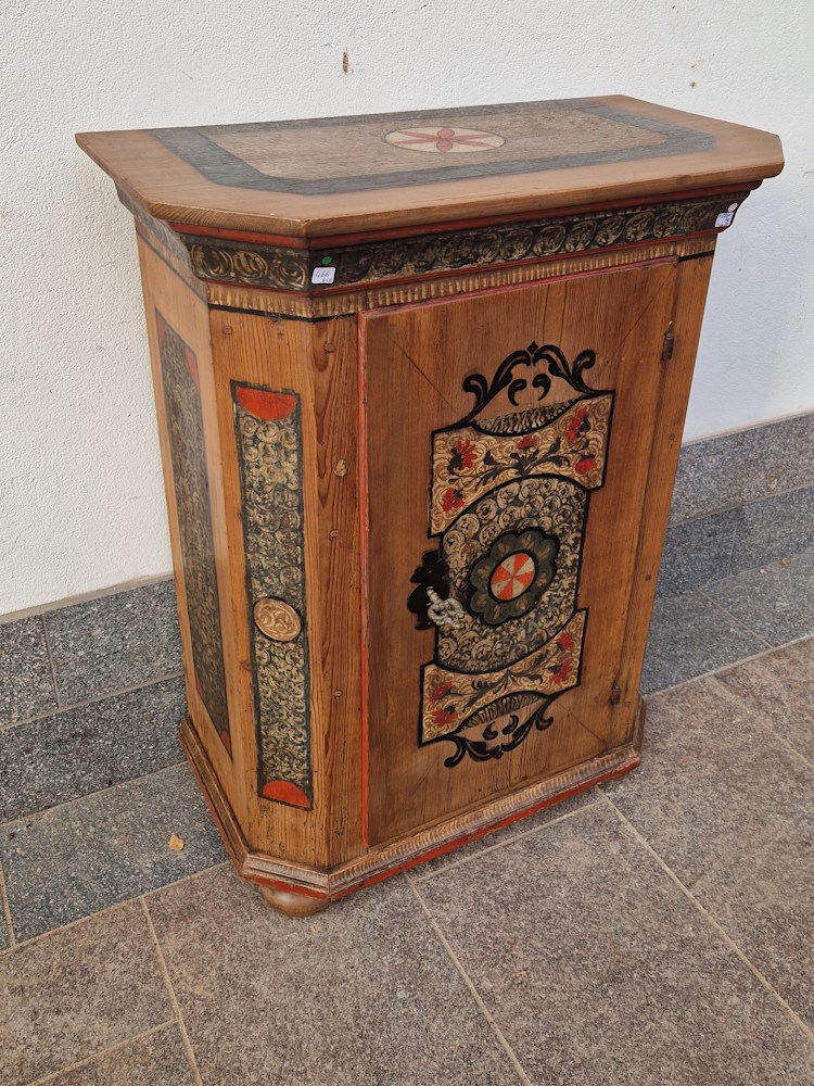 N° 466 Armadietto in legno di abete scantonato - immagine 2