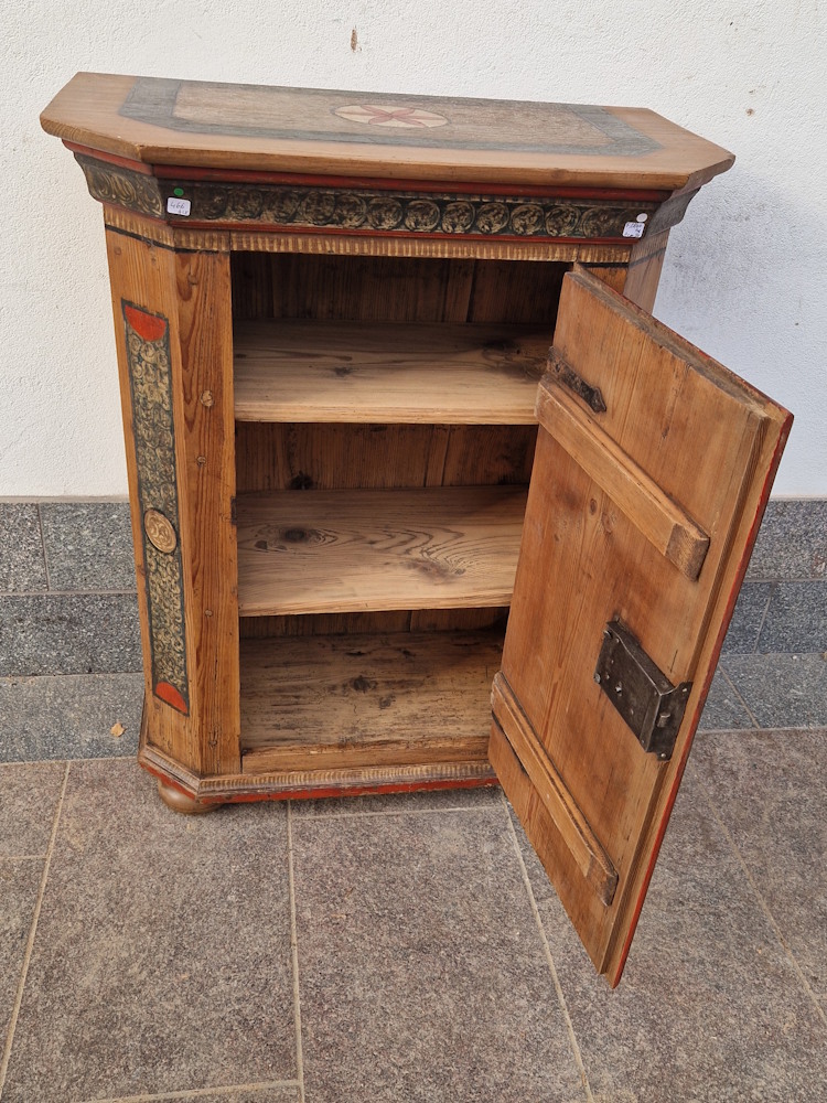 N° 466 Armadietto in legno di abete scantonato - immagine 4