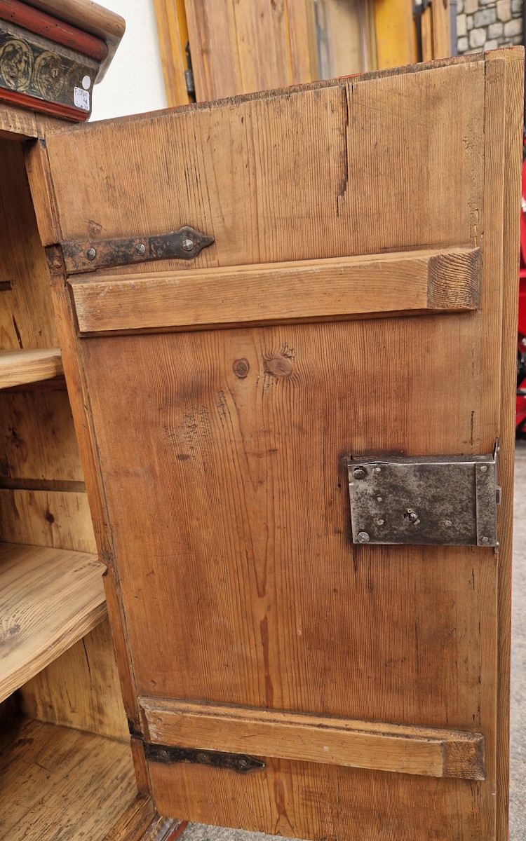 N° 466 Armadietto in legno di abete scantonato - immagine 5