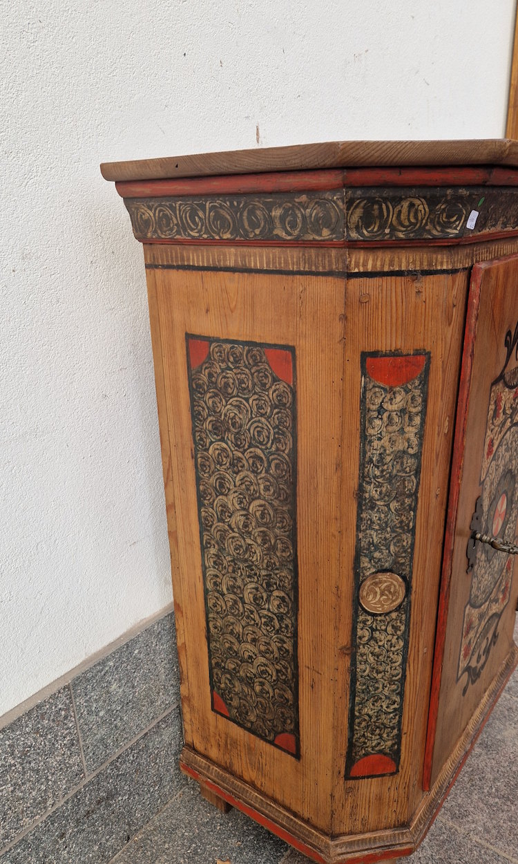 N° 466 Armadietto in legno di abete scantonato - immagine 7
